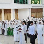 Para santri mengikuti kegiatan peringatan Hari Santri 2025 yang digelar di Kota Palangka Raya, Kalimantan Tengah, Kamis (23/10/2025).